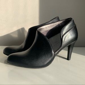 Adrienne Vittadini Tikki Black Leather Booties